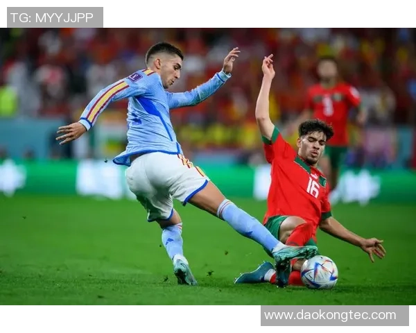 世界杯西班牙对摩洛哥上半场战况分析与精彩瞬间回顾 世界杯西班牙对摩洛哥上半场战况分析与精彩瞬间回顾