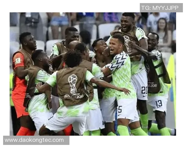 恐惧!非洲足坛血案:客队球员制作进球 被主队球迷割喉+血流不止 恐惧!非洲足坛血案:客队球员制作进球 被主队球迷割喉+血流不止